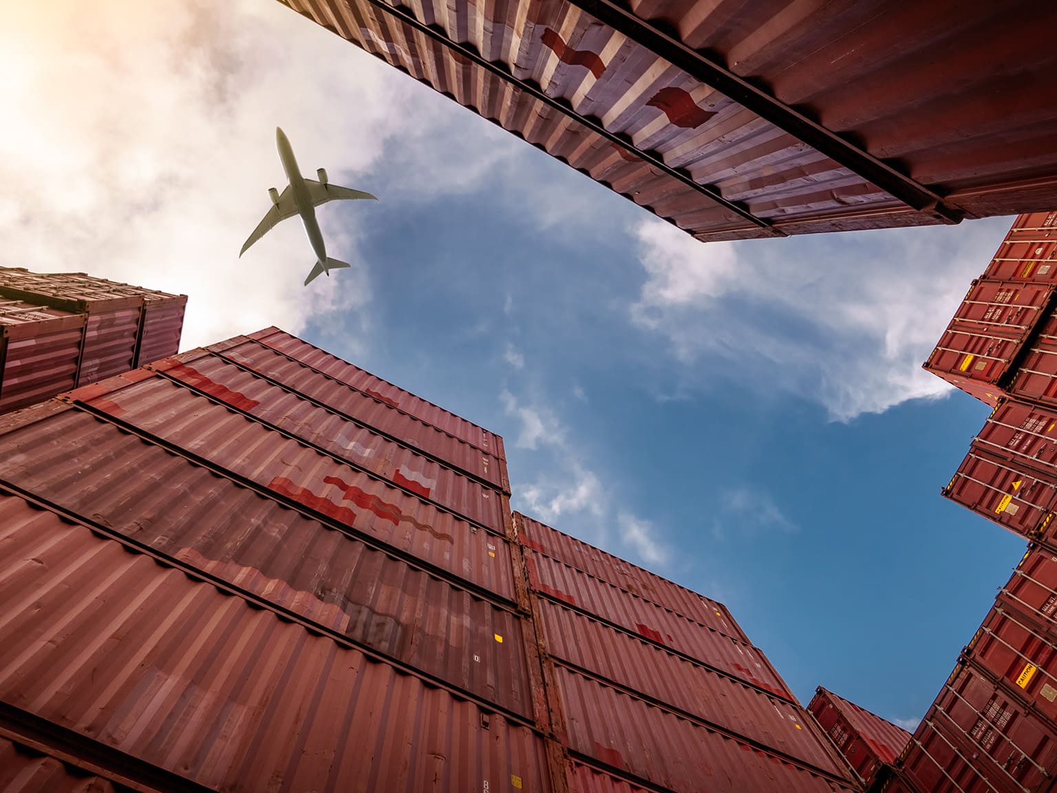What is Consolidated Shipping & How Can Supply Chain Managers Benefit?